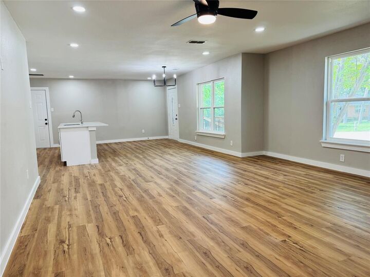 Property Photo: 5403 Mona Lane TX 75236