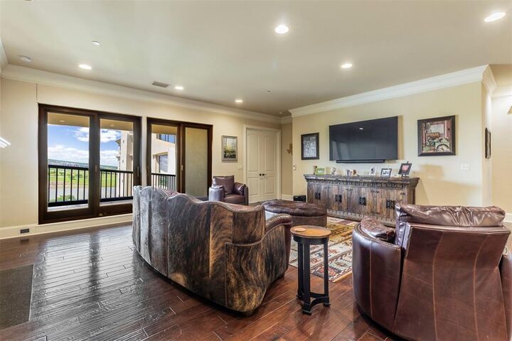 Property Photo:  501 Samuels Avenue 540  TX 76102 