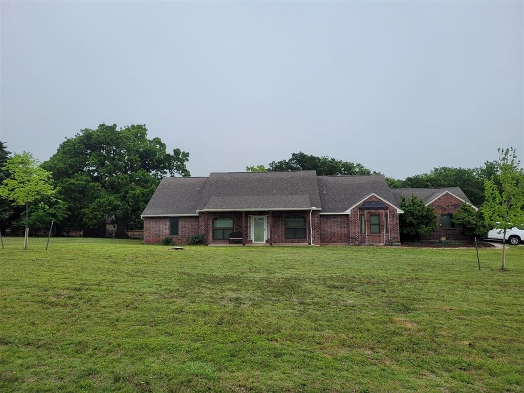 Property Photo:  10000 Hunters Way  OK 73034 
