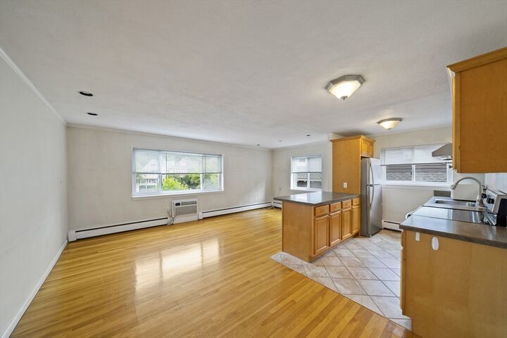 Property Photo:  425 S Huntington Ave 8  MA 02130 