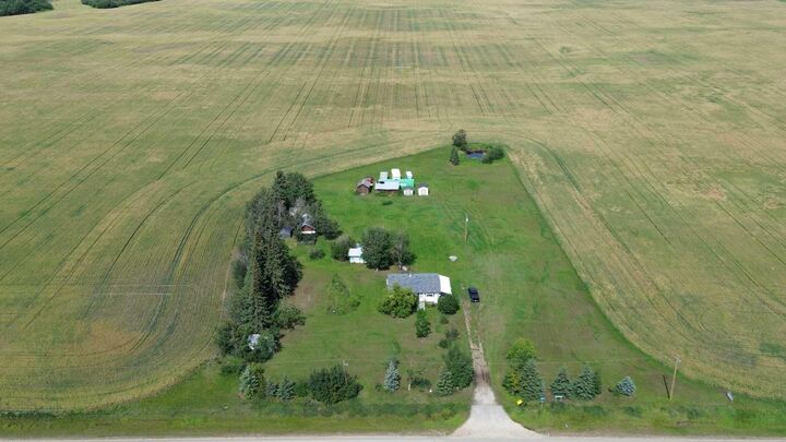 Property Photo: 63062 Twp Rd 710 AB T8W 5C6