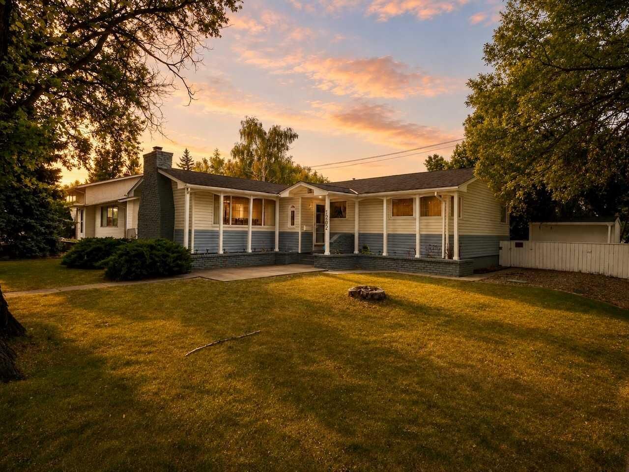 Property Photo: 1202 13 Street S AB T1K 1S9
