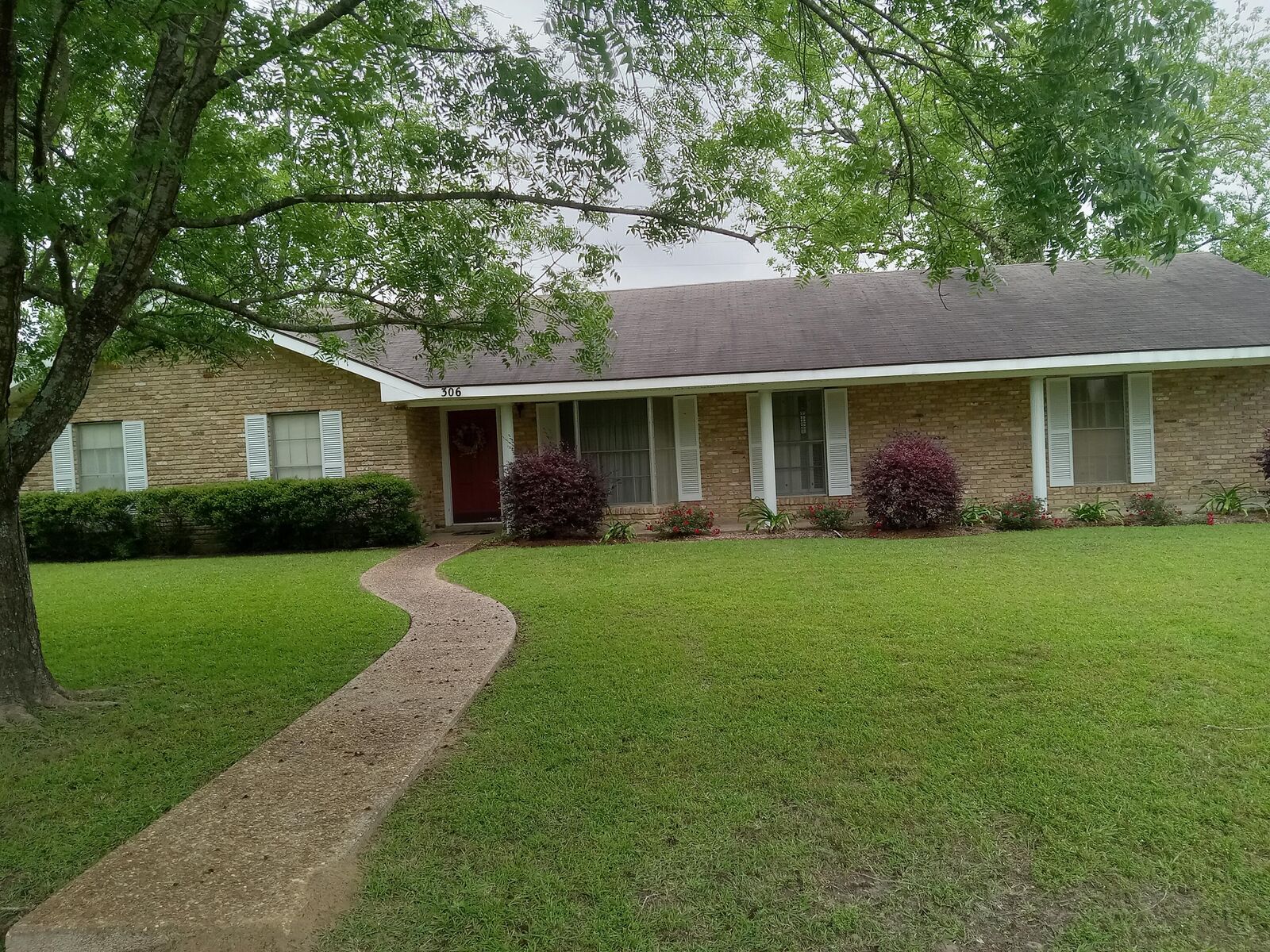 Property Photo:  306 Nolen  LA 70634 