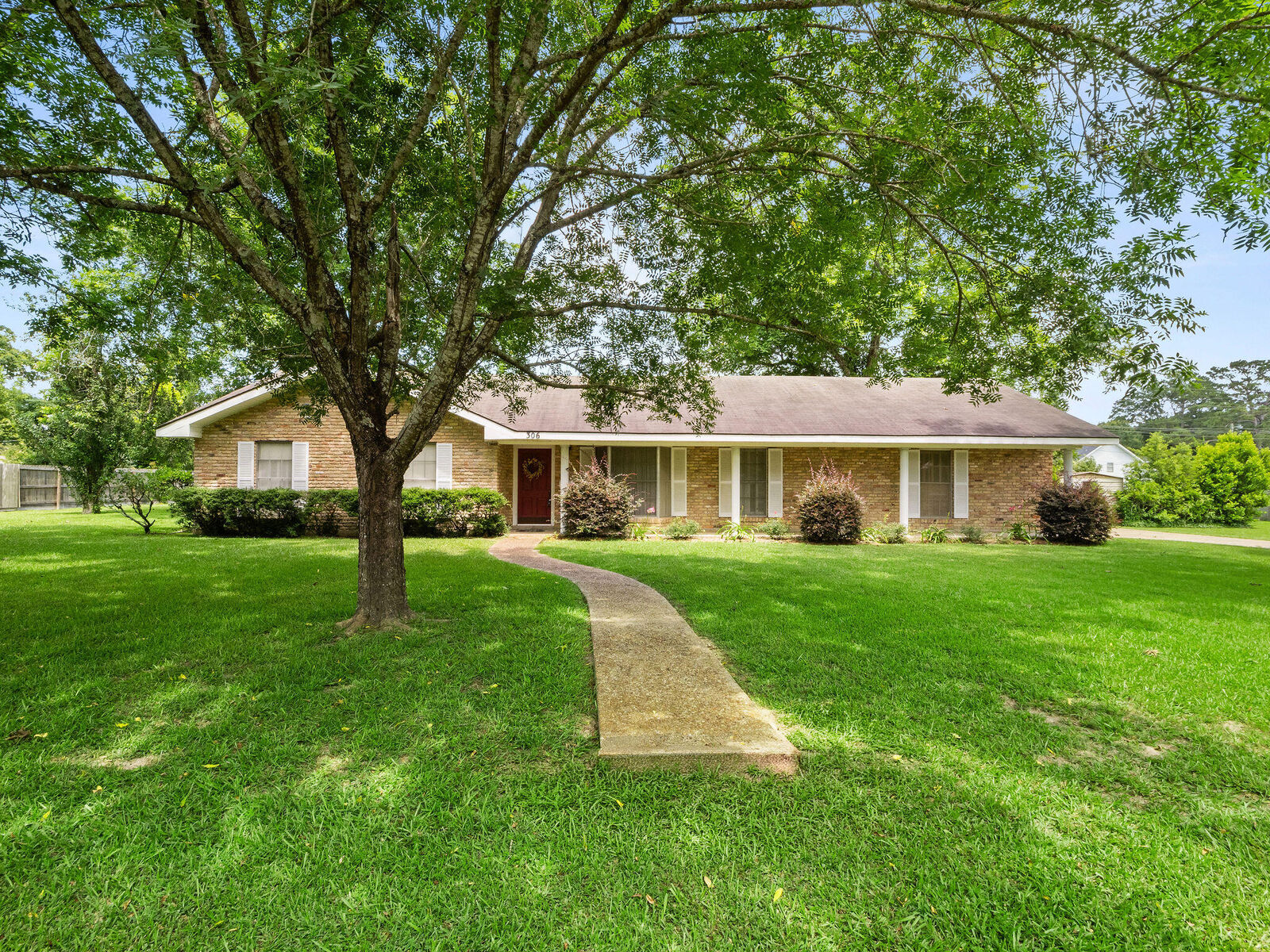 Property Photo: 306 Nolen LA 70634