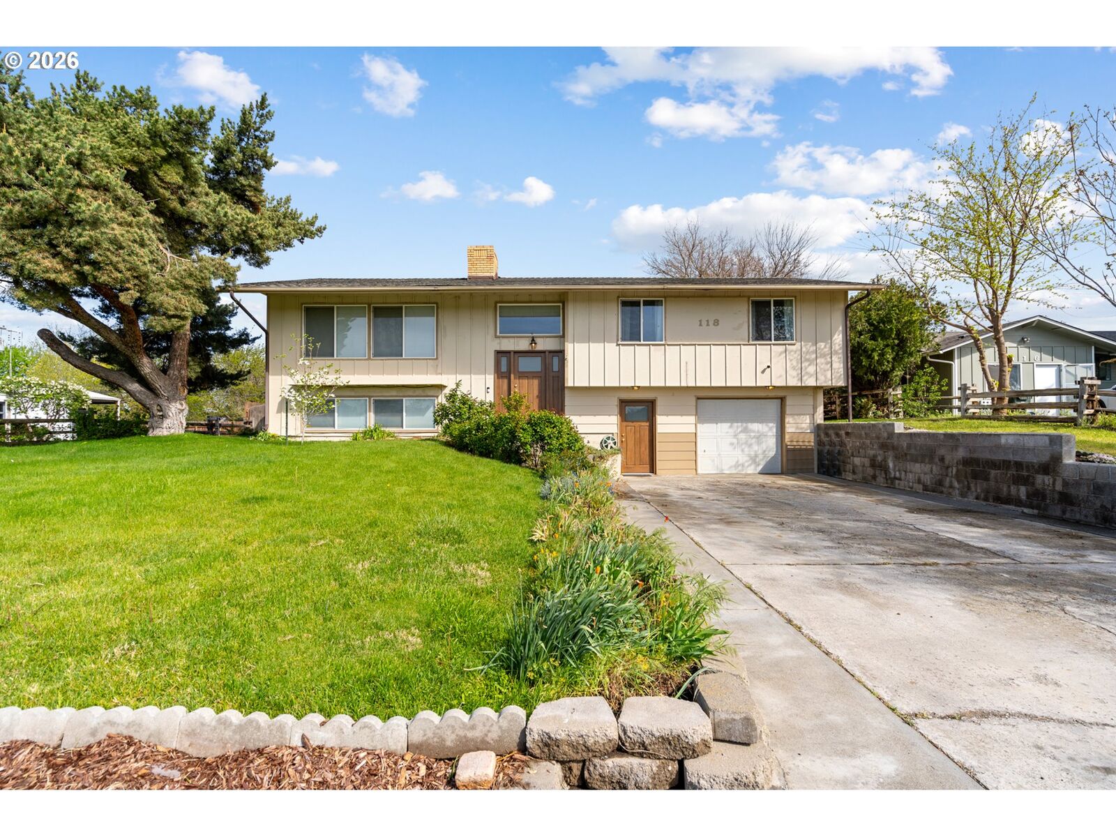 Property Photo:  118 Park Ave  OR 97818 