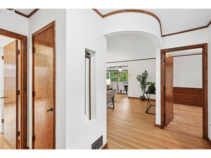 Property Photo:  7250 SW Canyon Rd  OR 97225 