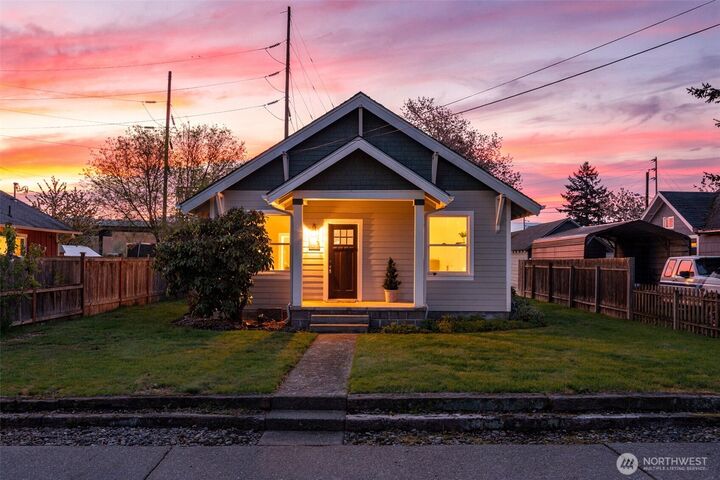 Property Photo:  316  Kearney Street  WA 98531 