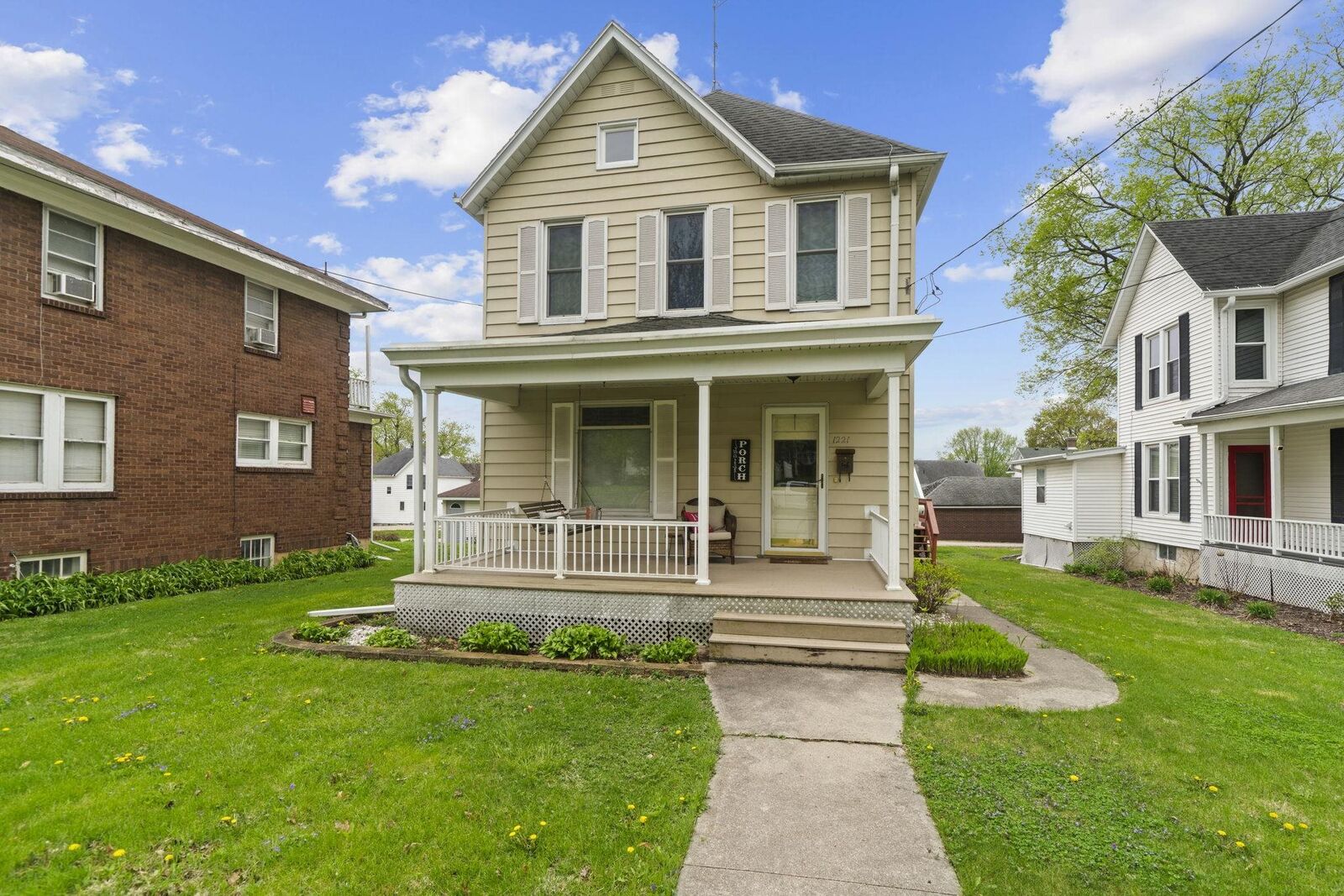 Property Photo:  1221 W Lincoln Boulevard  IL 61032 