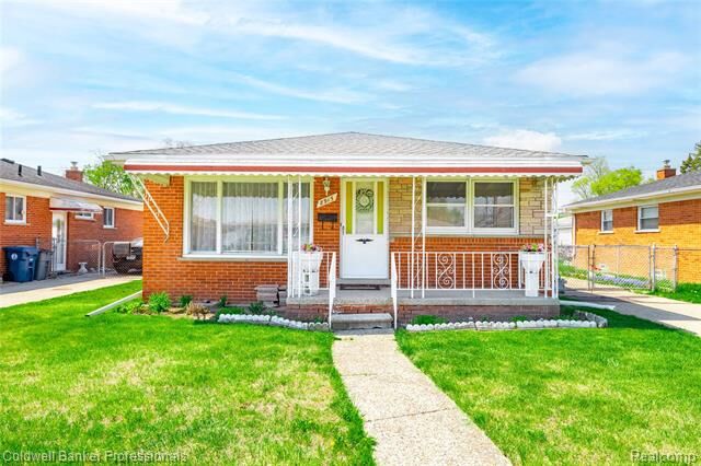 Property Photo:  8915 Wormer Avenue  MI 48239 