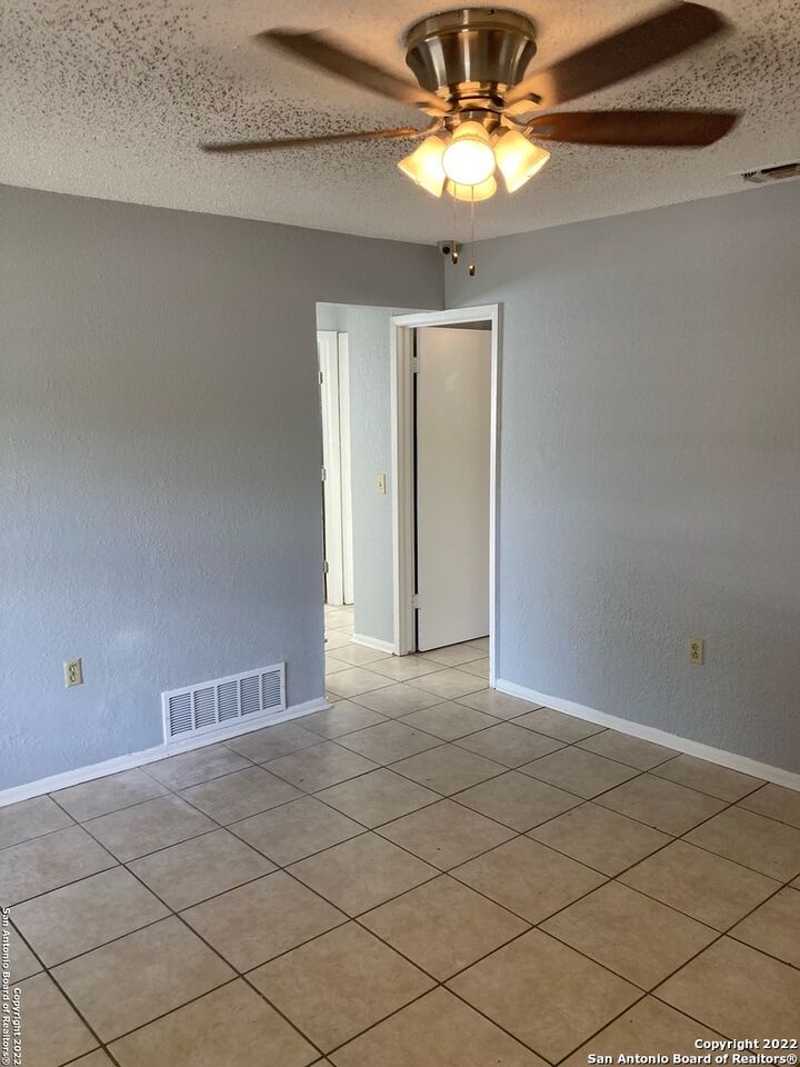 Property Photo:  4426 Avenida Prima St  TX 78233 