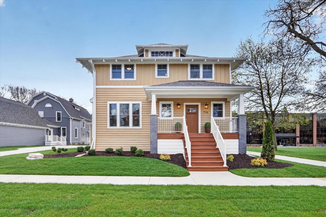 Property Photo:  716 Emerson Street  WI 53511 