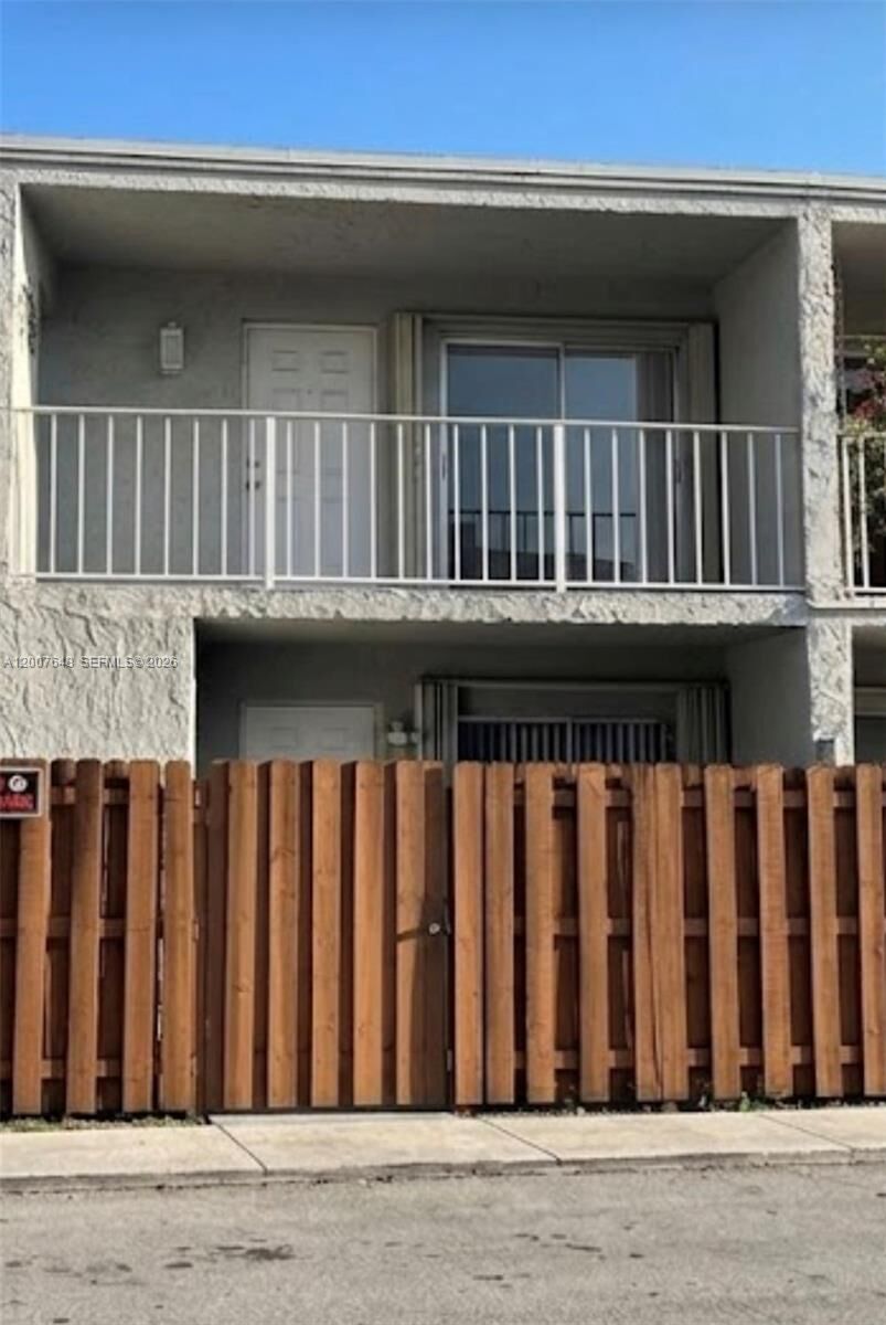 Property Photo:  15400 SW 81st Cir Ln 1011  FL 33193 