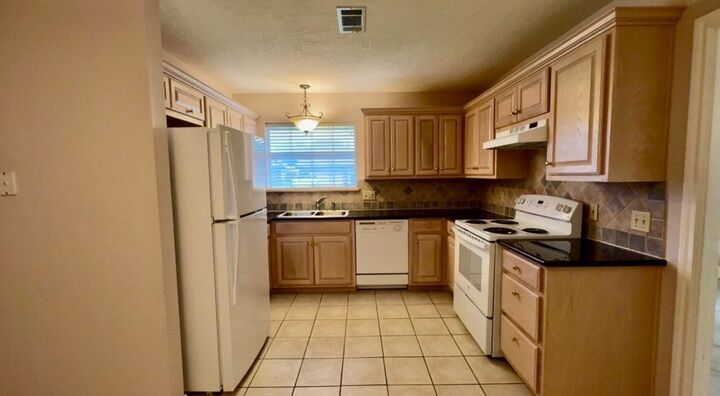 Property Photo:  4665 Glen Oaks Circle  TX 77708 