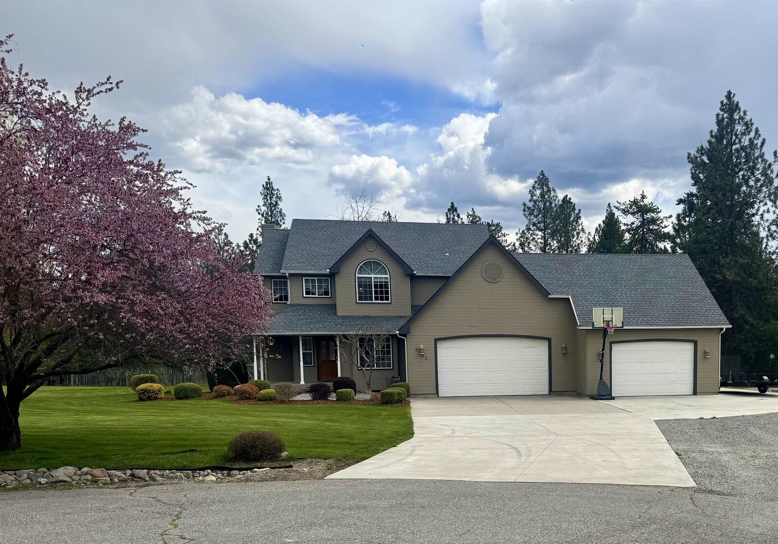 Property Photo:  8320 N Haye Ln  WA 99025 
