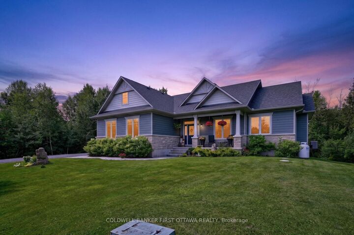193 Maggie'S Crescent — photo 1