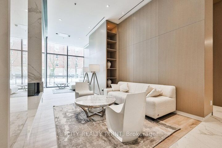 Property Photo: 370 Martha Street 2204 ON L7R 0G9