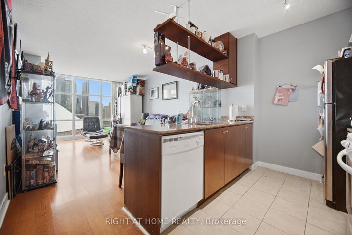 Property Photo: 10 Navy Wharf Court 2107 ON M5V 3V2