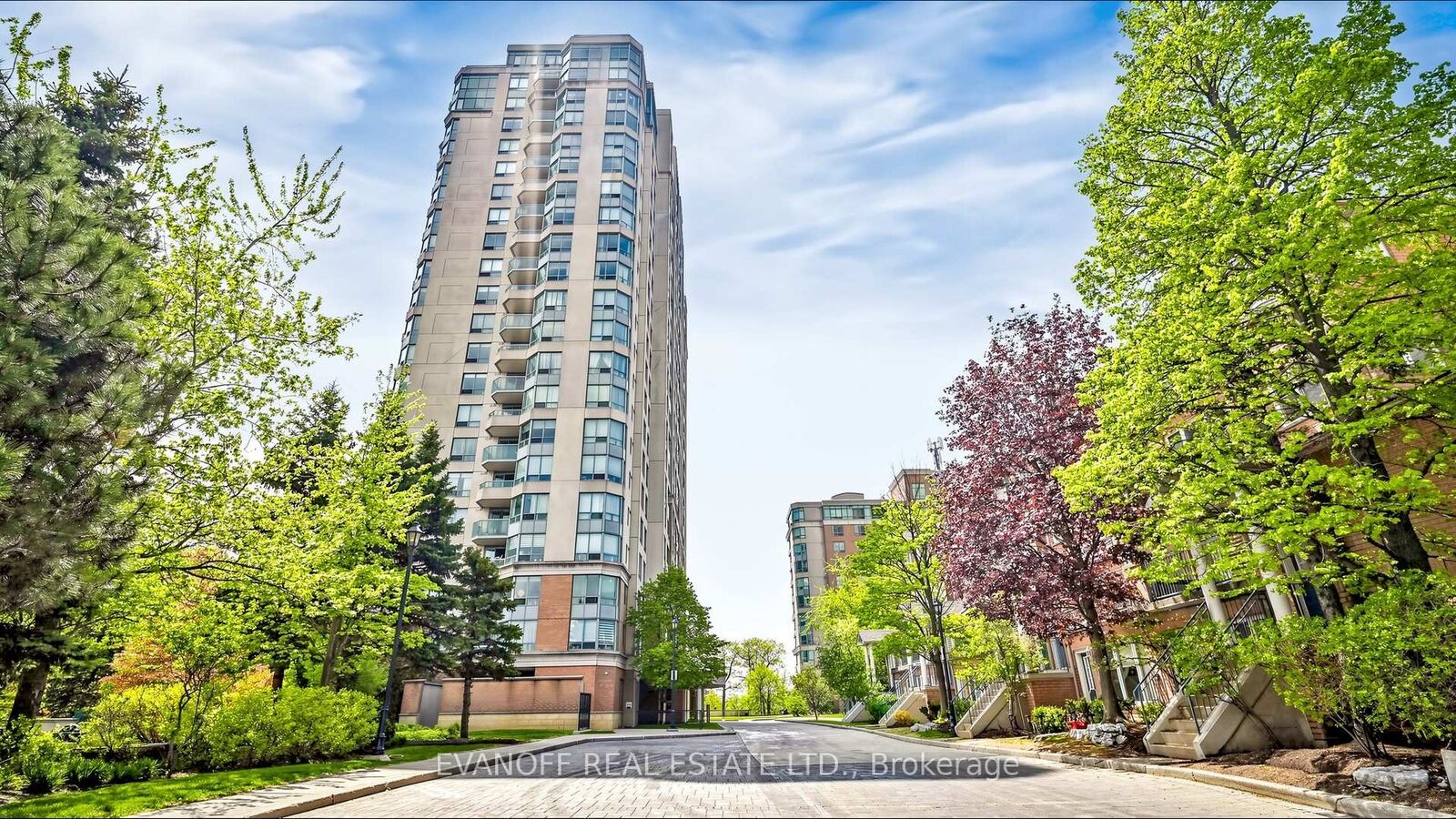 Property Photo: 125 Omni Drive 736 ON M1P 5A9