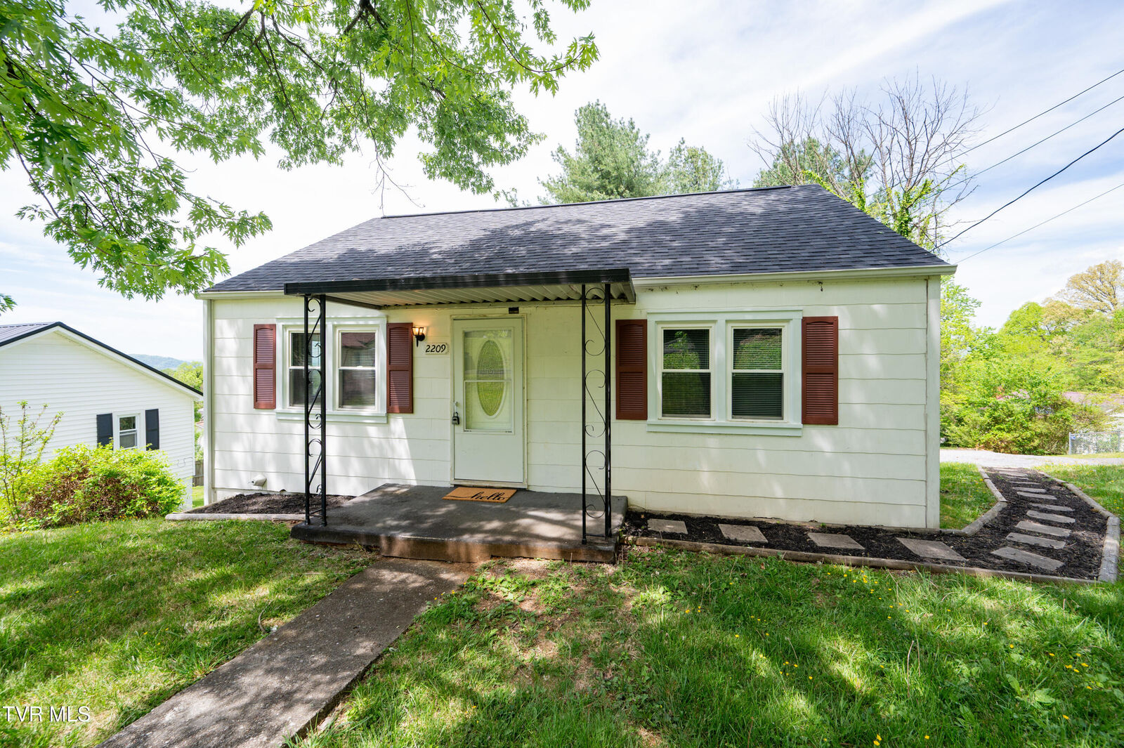 Property Photo:  2209 Locust Street  TN 37664 