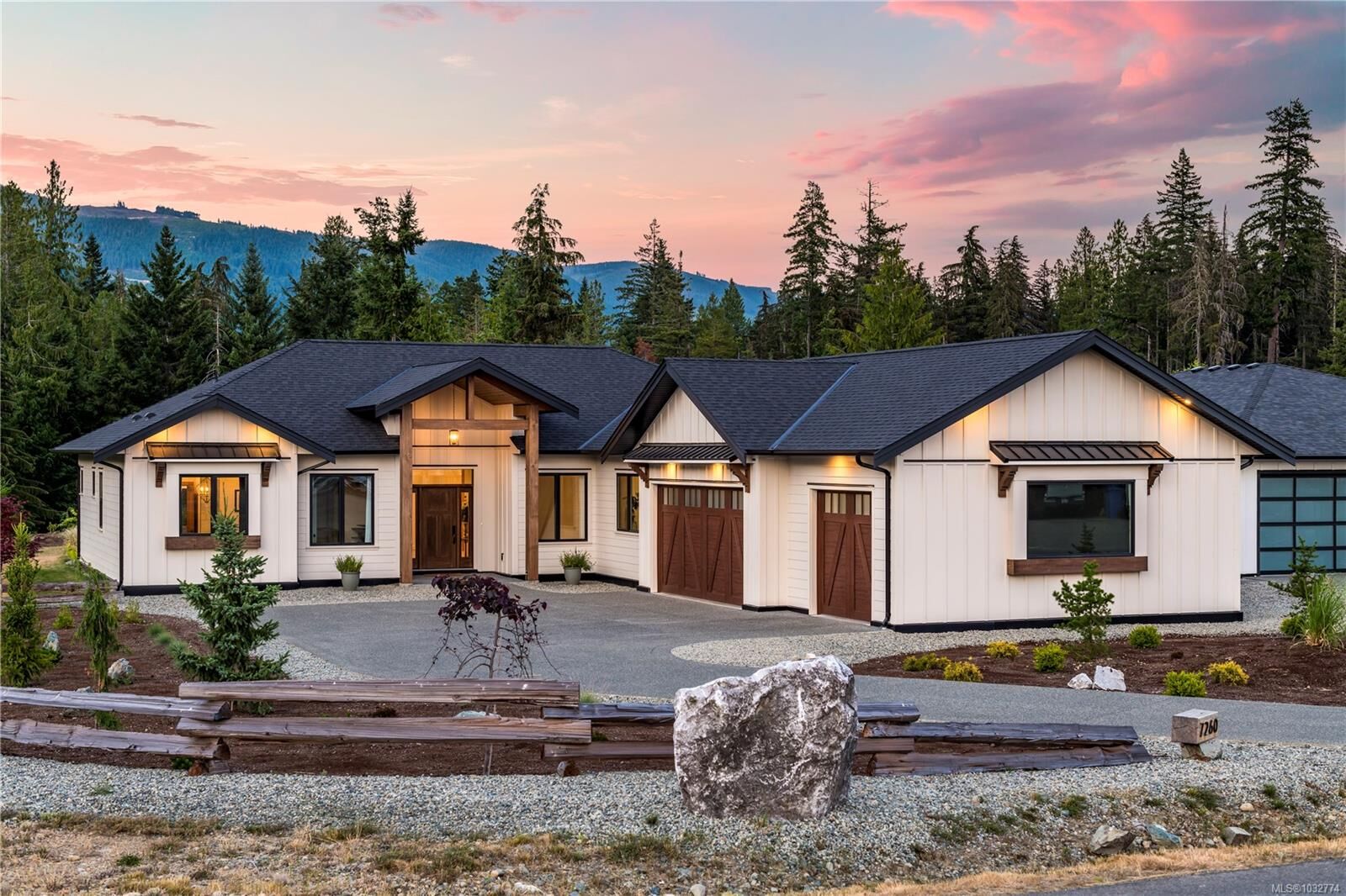 Property Photo:  7260 Lakefront Dr  BC V0R 3E1 