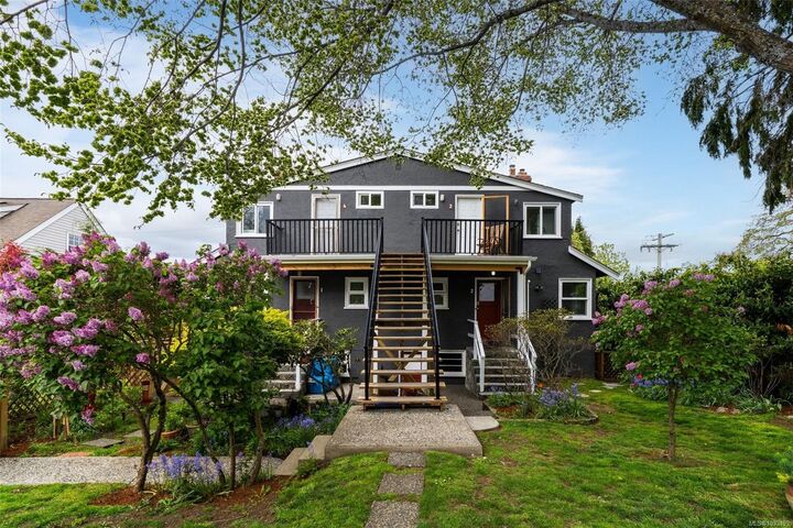 Property Photo: 239 St. Andrews St BC V8V 2N1
