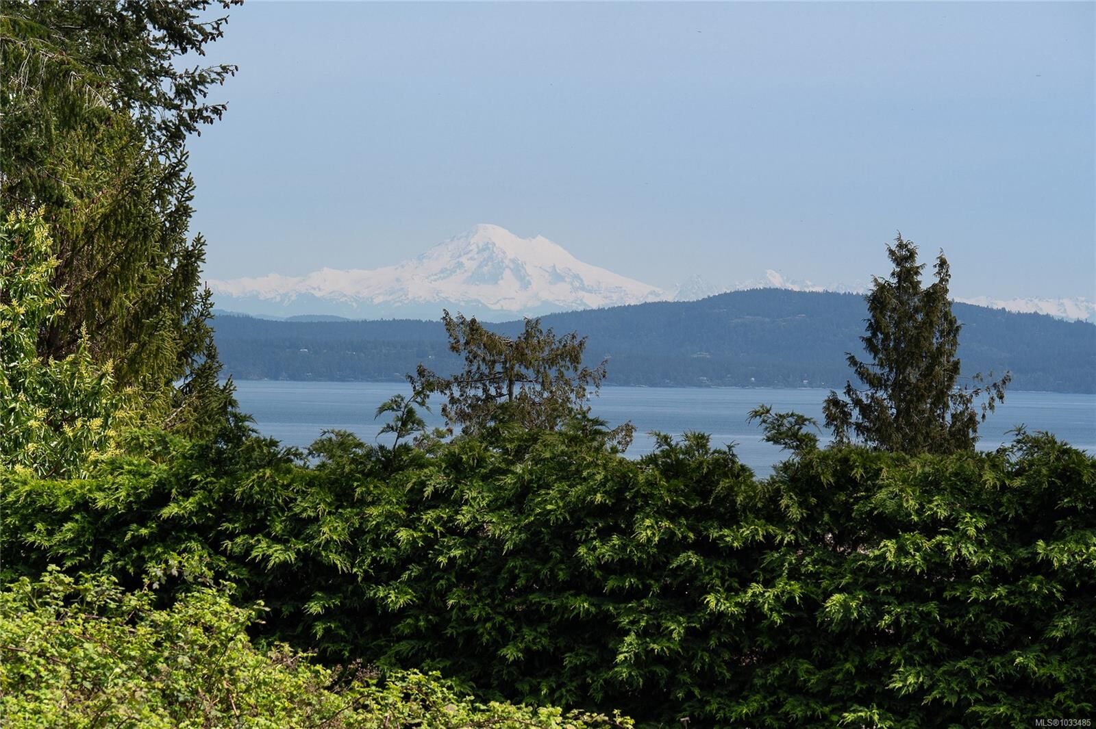 Property Photo: 805 Yole Pl BC V8Y 3B1