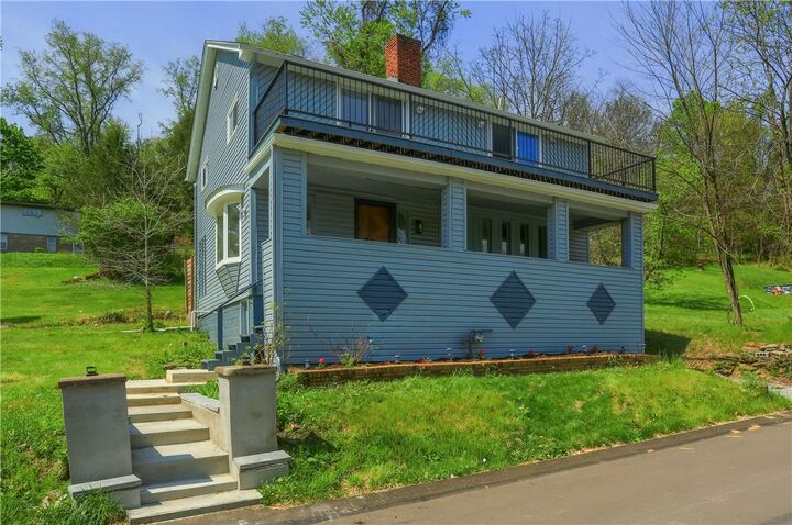 Property Photo:  2513 Grove Rd  PA 15129 