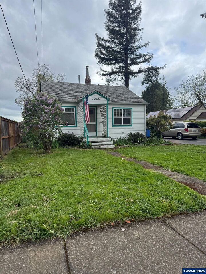 Property Photo:  2085 Evergreen Av NE  OR 97301 