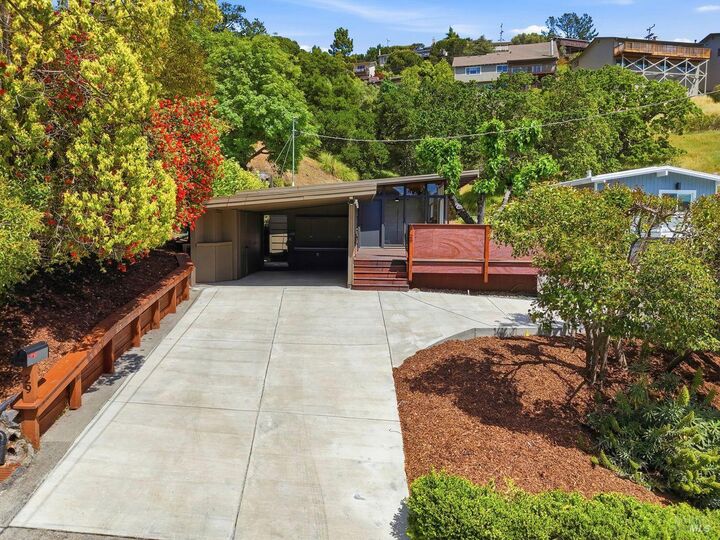 Property Photo:  29 Windsor Avenue  CA 94901 