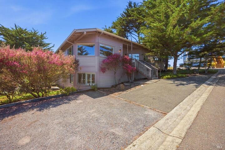 Property Photo:  2035 Sandpiper Court  CA 94923 