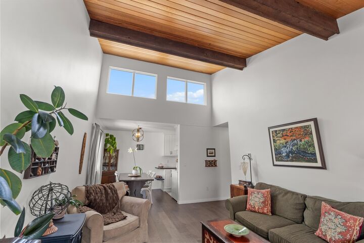 5553 16 Avenue 301 — photo 1