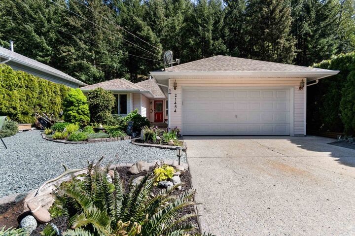 21454 Richmond Drive — photo 1