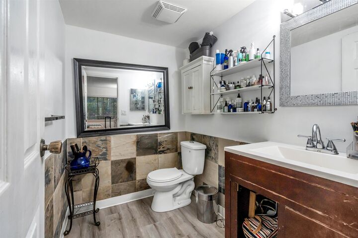 Property Photo: 10620 150 Street 813 BC V3R 7S1