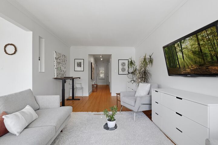 Property Photo: 2255 W 40th Avenue 8 BC V6M 1W7