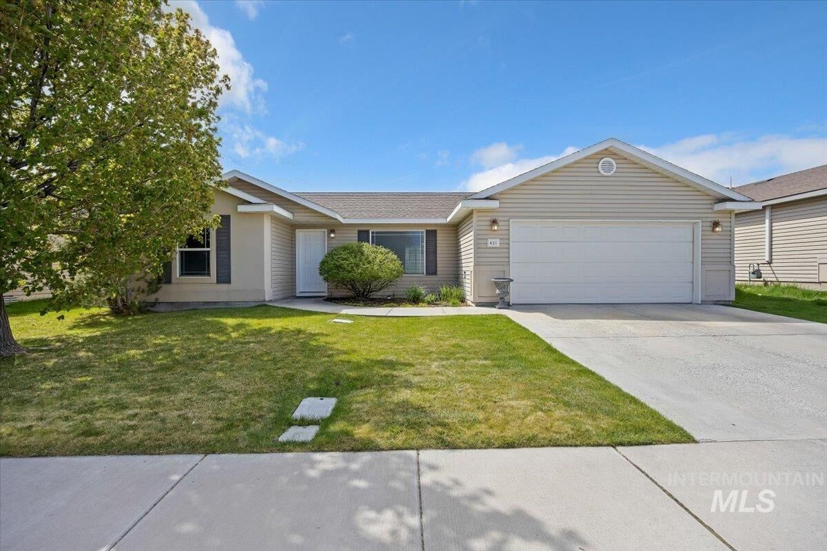 Property Photo:  421 Silver Pheasant Ave.  ID 83301 