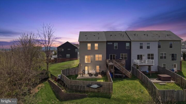 Property Photo:  60 Niblick Square  VA 22630 