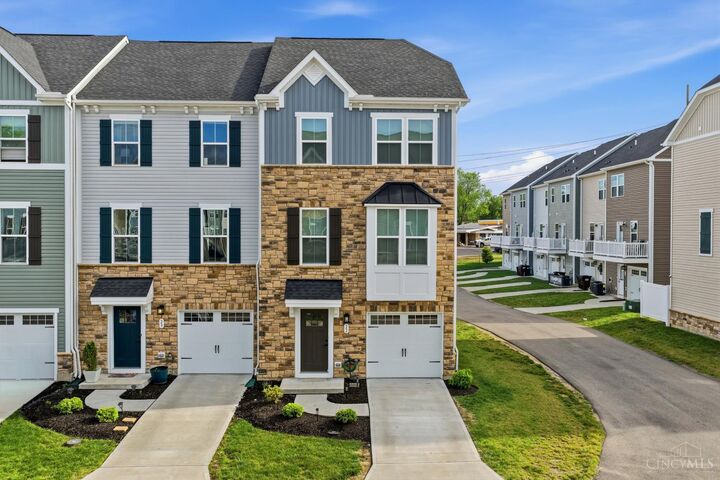 Property Photo:  22 Wentworth Lane  OH 45236 