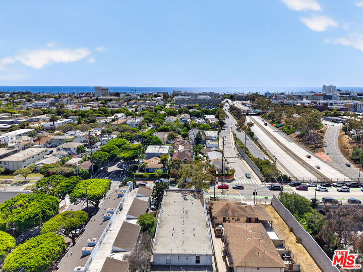 Property Photo:  1754 11th St  CA 90404 