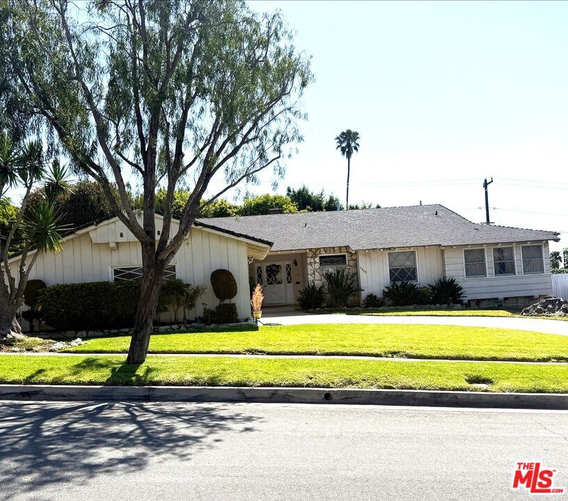 Property Photo:  5404 S Corning Ave  CA 90056 