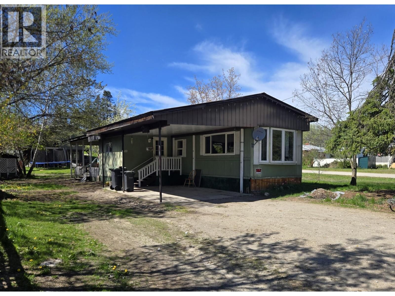 Property Photo: 300 3rd Avenue BC V1N 2A6