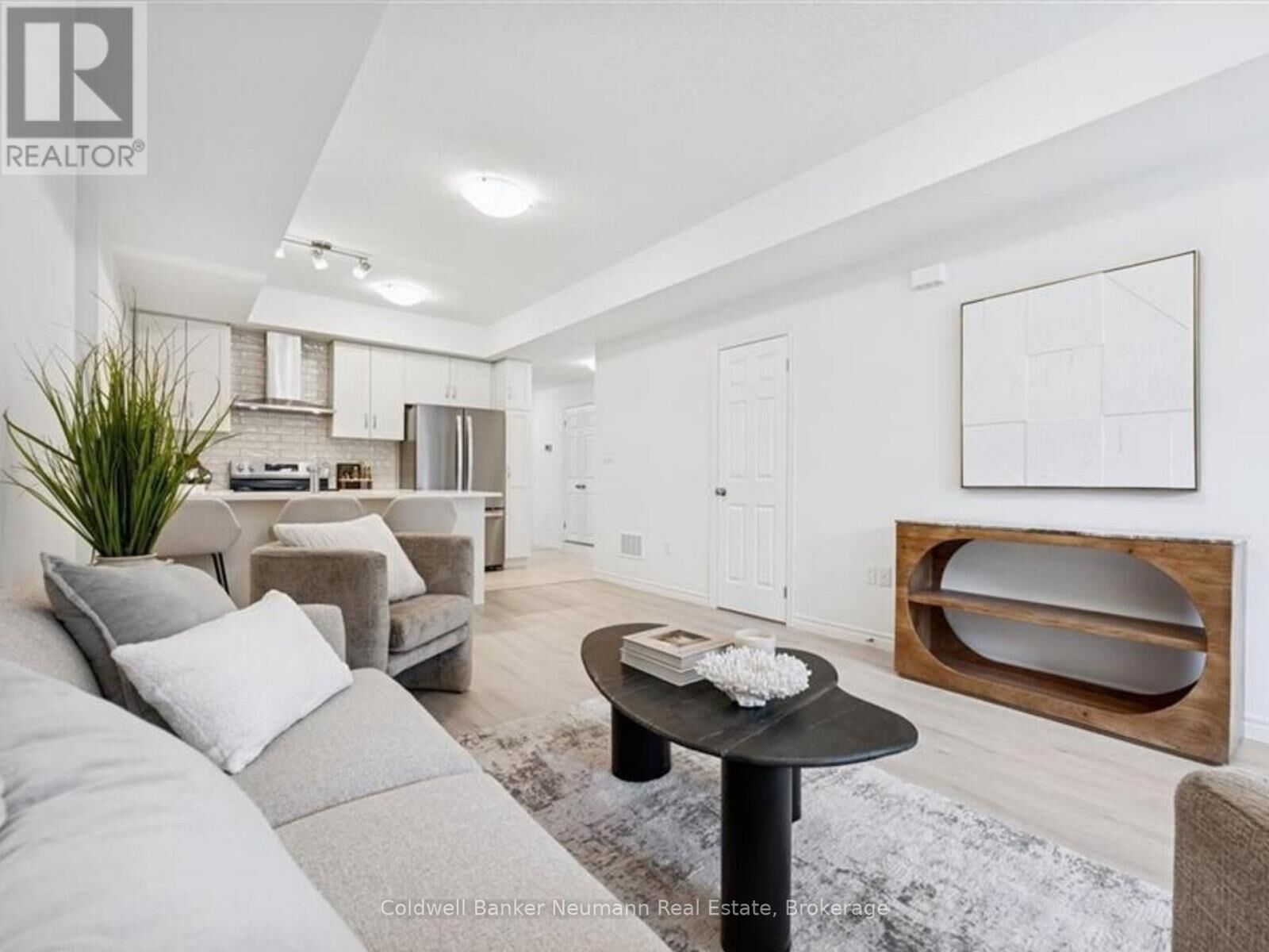 Property Photo:  6-53 Allegro Common  ON N3C 1A5 