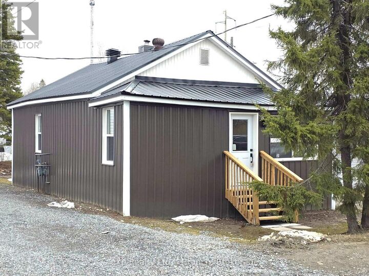 Property Photo: 6 Wilson Avenue ON P2N 1J7