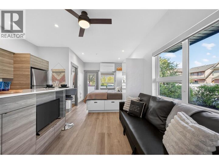 2555 Lakeshore Road 114 — photo 1