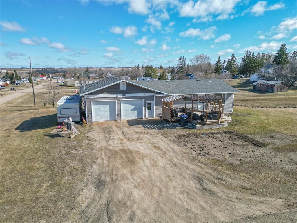Photo de la propriété:  390 6th Avenue  MB R0K 1W0 