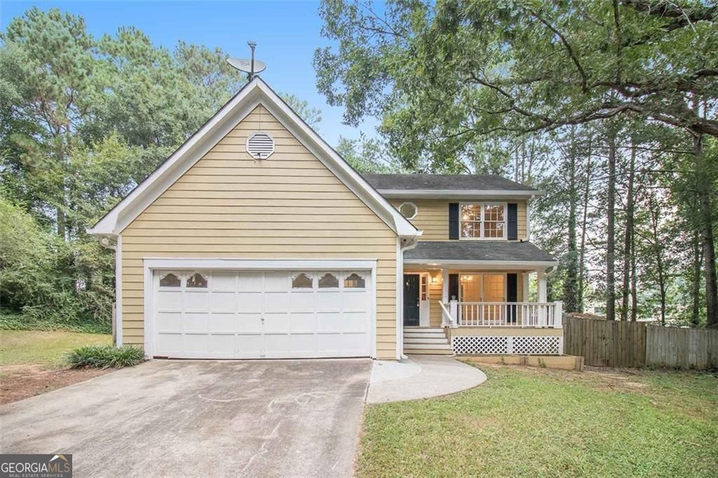 Property Photo:  1560 Red Briar Way  GA 30236 