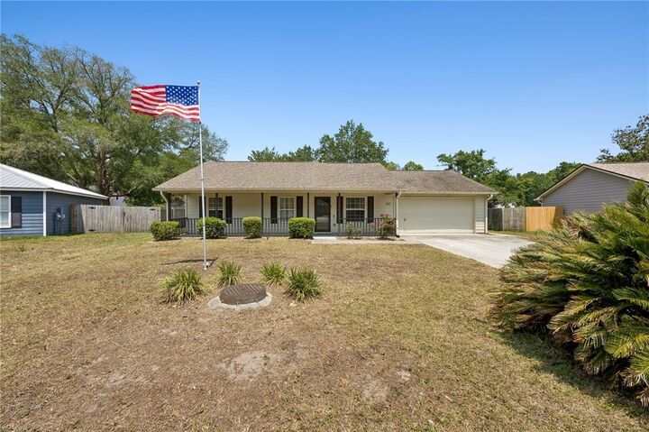 Property Photo:  107 Boxwood Court  GA 31548 
