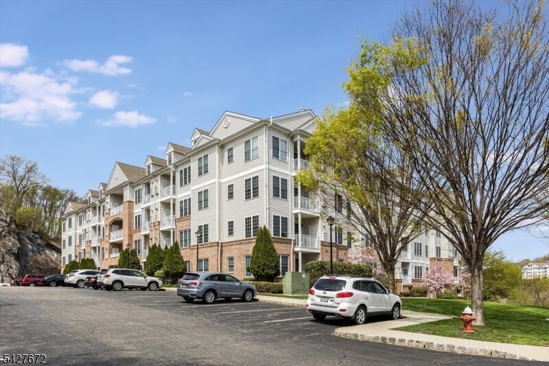 Property Photo:  6217 Brookhaven Ct 217  NJ 07457 