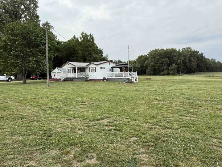Property Photo:  7152 Peters Rd  KY 42451 