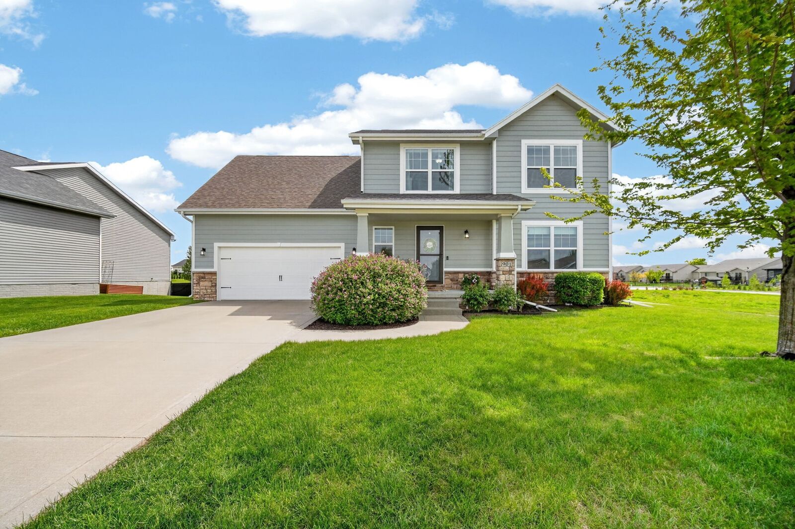 Property Photo: 901 NW Abbie Drive IA 50023