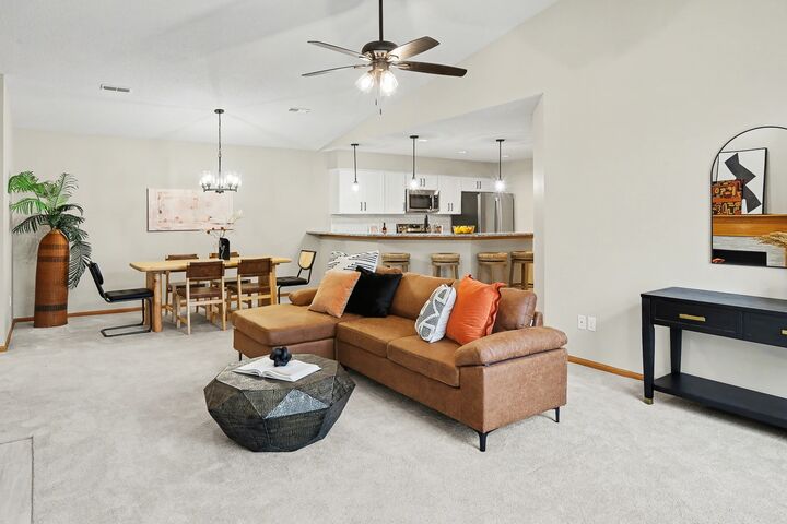 Property Photo:  5471 Longview Court 6  IA 50131 